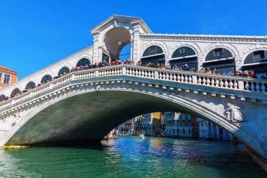 İtalya, Venedik 'te Rialto Köprüsü