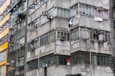 Hong Kong'da bir binanın cephe