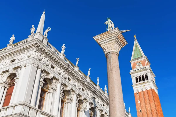 Piazzetta of St. Mark with column and Campanile — Stock Photo, Image