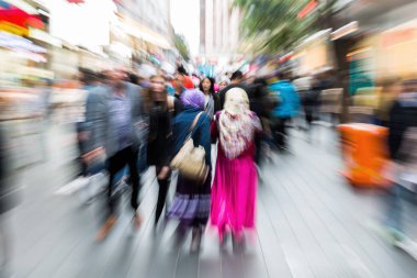 Yoğun kalabalık kentin etkisi zoom ile