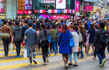 Kral'ın yol Hong Kong geçiş insanların kalabalıklar