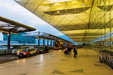 Hong Kong Uluslararası Havaalanı önden görünümü