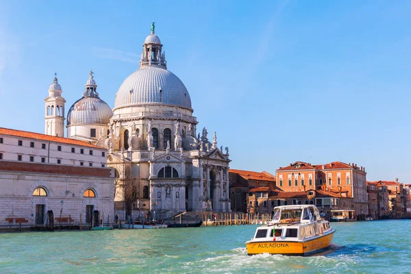 Basilica die Santa Maria della Salute en Venecia, Italia — Foto de Stock