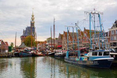 Hoorn, Hollanda, liman yelkenlileri ve Hoofdtoren ile