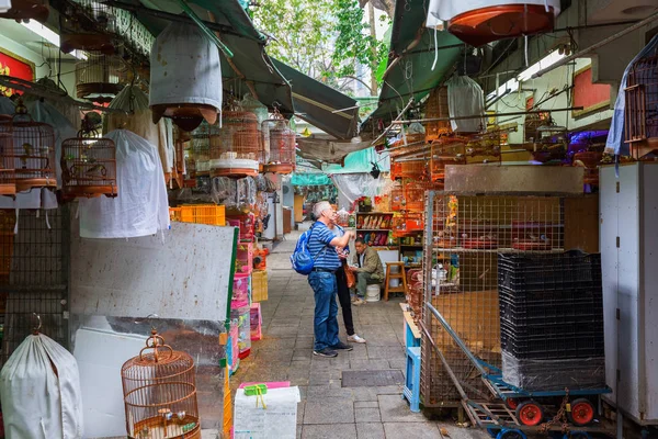 Mercado de aves em Kowloon, Hong Kong — Fotografia de Stock