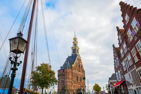 Harbour of Hoorn, Netherlands, with sailboats and the Hoofdtoren — Stock Photo, Image