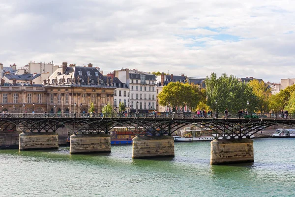 Pont des arts w Paryżu, Francja — Zdjęcie stockowe