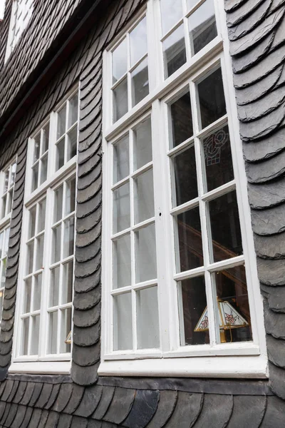 Windows at an old slate house in Monschau, Germany — Stock Photo, Image
