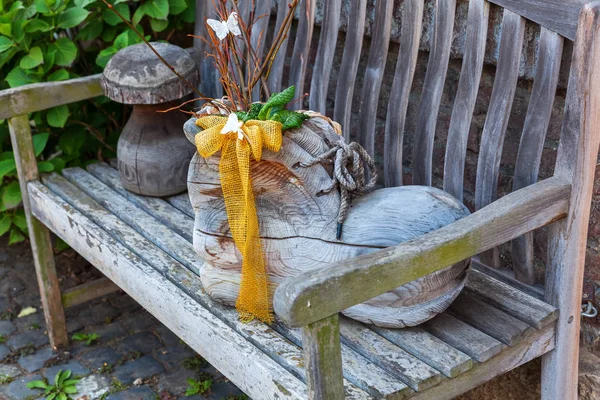 Bouchon comme décoration sur un banc en bois — Photo