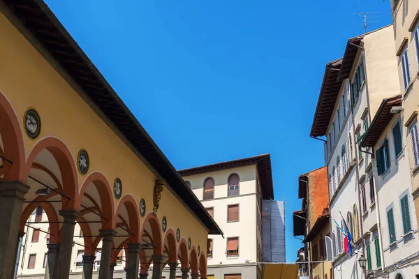 Historiska byggnader i gamla stan, i Florens, Italien — Stockfoto