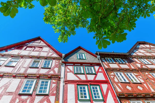Fasader av gamla byggnader i Herborn, Tyskland — Stockfoto