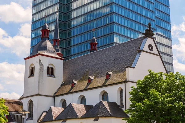 Kirche alt st. heribert in köln, deutschland — Stockfoto