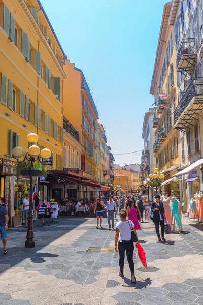Торговая улица в Ницце, Южная Франция — стоковое фото