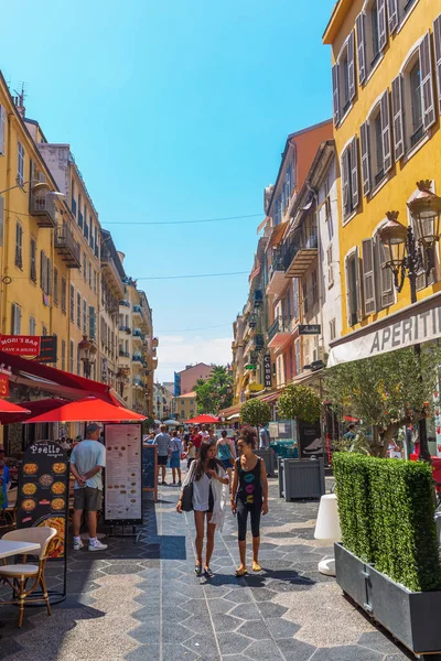 Winkelstraat in Nice, Zuid-Frankrijk — Stockfoto