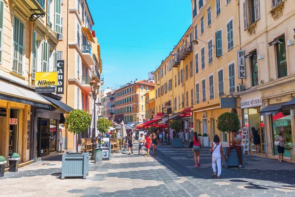 Rua comercial em Nice, Sul da França — Fotografia de Stock