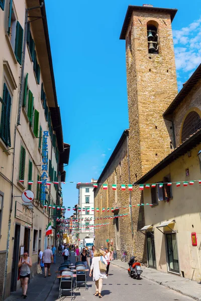 Mit unbekannten Personen. Im Mittelalter war Florenz das Zentrum des europäischen Handels und eine der reichsten Städte — Stockfoto