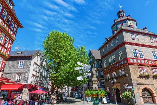 Vierkant in de oude binnenstad van Herborn, Duitsland — Stockfoto