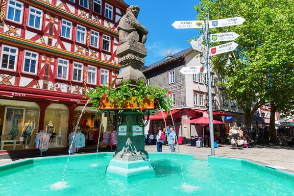 Torget i gamla stan, i Herborn, Tyskland — Stockfoto