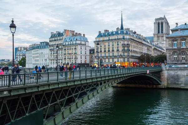 Ponte de Ile de la Cite em Paris, França — Fotografia de Stock