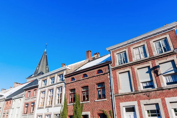 Edifícios antigos na pitoresca cidade pequena Limbourg, Bélgica — Fotografia de Stock