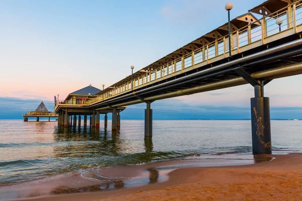 Muelle de Heringsdorf en Usedom al atardecer — Foto de Stock