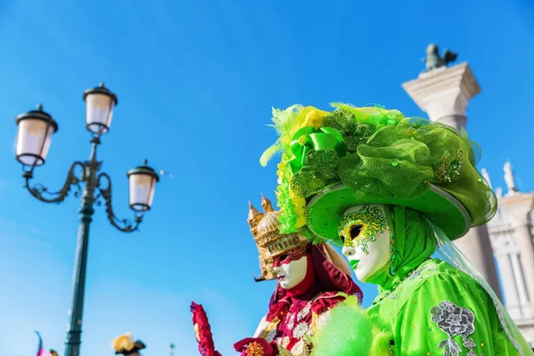 Skrytého ženy na karneval v Benátkách — Stock fotografie