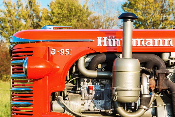Historiska traktor av Huerlimann — Stockfoto