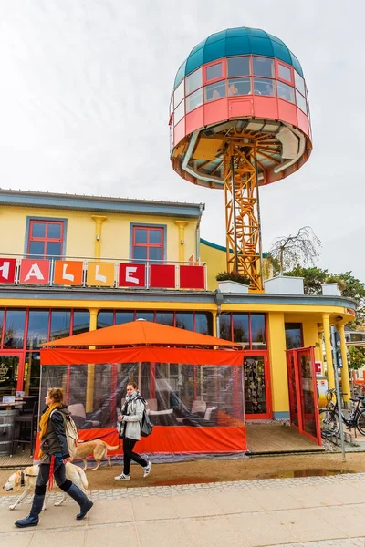 Opgeheven café aan de boulevard in Zinnowitz, Usedom, Duitsland — Stockfoto