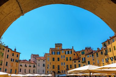 Piazza del Anfiteatro Lucca, Toskana, İtalya