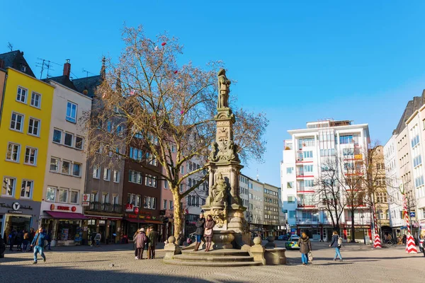 Vista de la Plaza del Mercado Viejo en Colonia, Alemania — Foto de Stock
