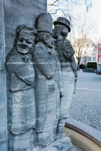 Willi Ostermann fontän memorial i den gamla staden Köln, Tyskland — Stockfoto