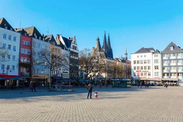 Stadsgezicht op de Heumarkt in Keulen, Duitsland — Stockfoto