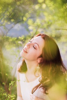 bir bahar çalı poz kadın