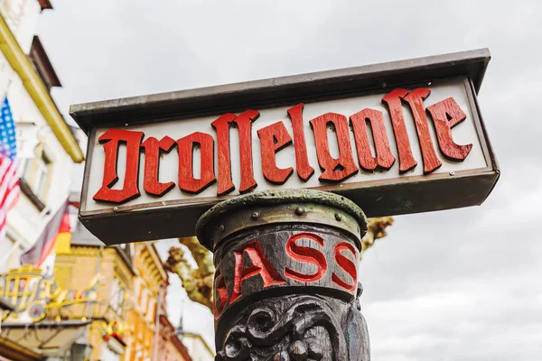 Antique sign of the Drosselgasse in Ruedesheim am Rhein — Stock Photo, Image