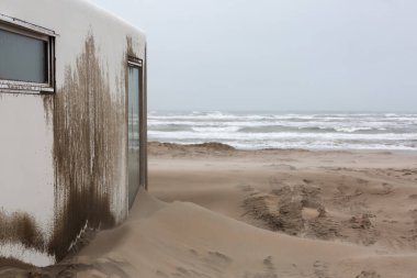 Hollanda, Bloemendaal aan Zee sahilinde şiddetli fırtına günü