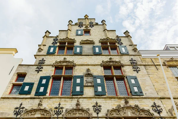 Gevel Van Een Historisch Gebouw Met Luiken Veere Nederland — Stockfoto