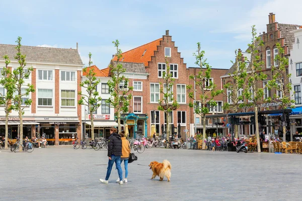 Іде Нідерланди Червня 2019 Площа Центрі Міста Йде Непізнаними Людьми — стокове фото