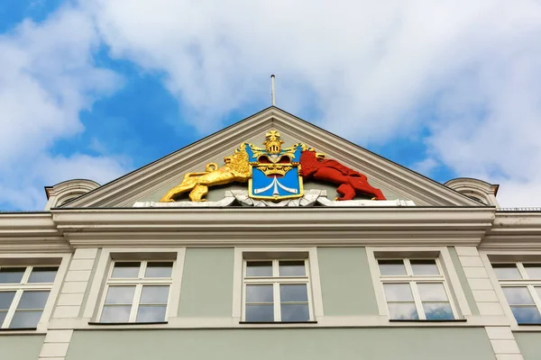 Imagen Una Cresta Oro Frontón Edificio Histórico Stralsund Alemania — Foto de Stock