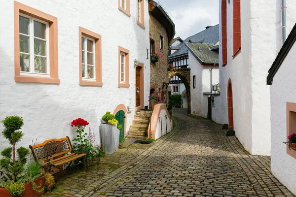 Allee Mit Kopfsteinpflaster Alten Dorf Kronenburg Eifel — Stockfoto