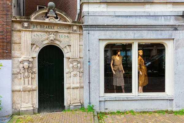 アムステルダム オランダ 2019年10月28日 バロック様式の玄関口からオランダのアムステルダムにあるDe Brakke Grondへ Brakke Grondは 劇場地区のフランダース文化センターです — ストック写真