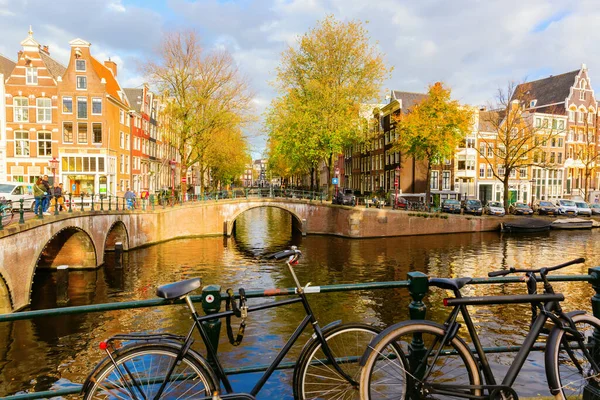 Amsterdam Pays Bas Octobre 2019 Paysage Urbain Avec Canal Typique — Photo