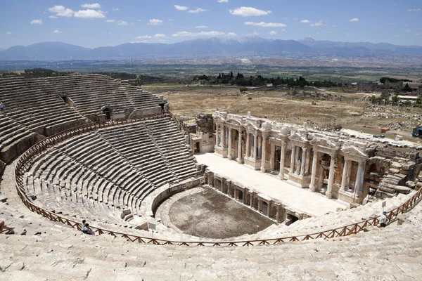Hierapolis 'teki büyük amfi tiyatro - Anadolu' nun antik Yunan kenti, Türkiye