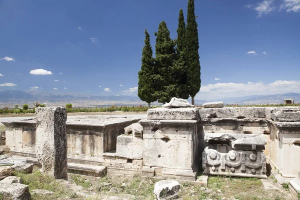 Anadolu 'nun antik Yunan kenti Hierapolis' teki mezarlık kalıntıları, Türkiye