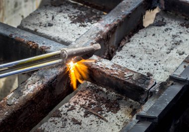 Ateşle kesme eski çelik
