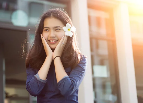 Asian girl having fun play in summer time — Stock Photo, Image