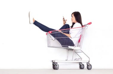 Asya Bayan alışveriş sepeti