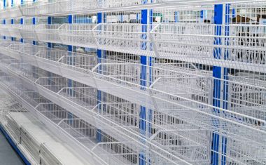 alışveriş mağazasında için boş raf satmak