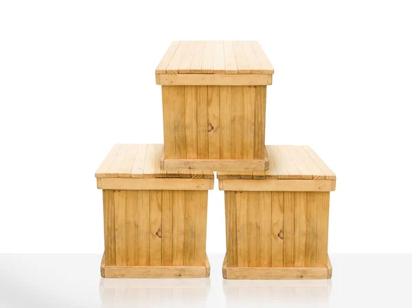 Caja de madera sobre blanco —  Fotos de Stock