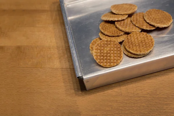 Ahşap ev yapımı stroopwafel snack — Stok fotoğraf