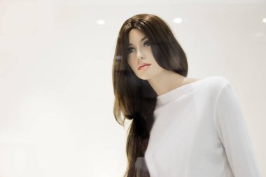 Beyaz clother moda model mükemmel yüz